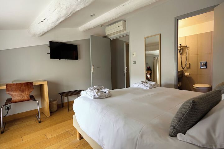 Room 72 of 209