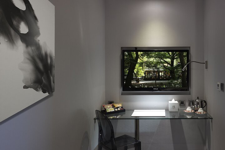 Room 10 of 36