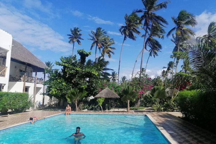 Pool 21 of 105