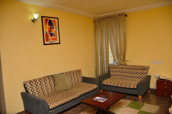 Room 15 of 94