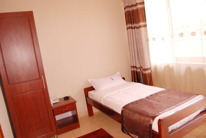 Room 8 of 43