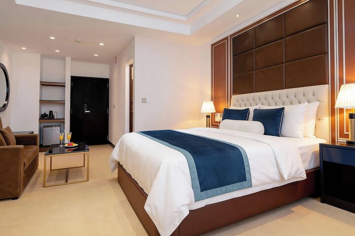 Room 8 of 48