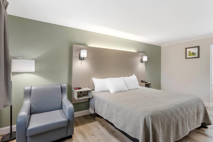 Room 11 of 31