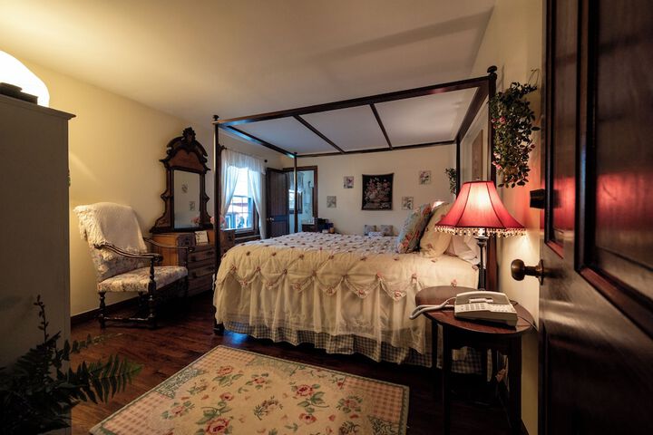 Room 12 of 22