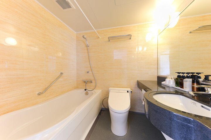 Room 16 of 25
