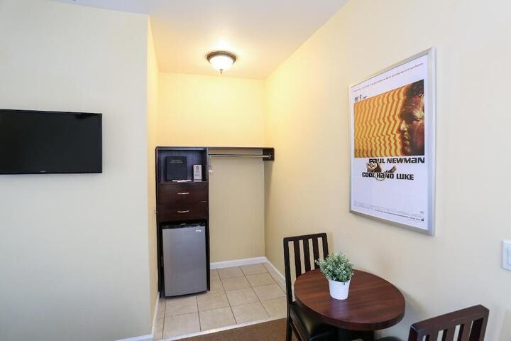Room 43 of 65