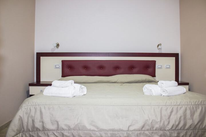 Room 11 of 48