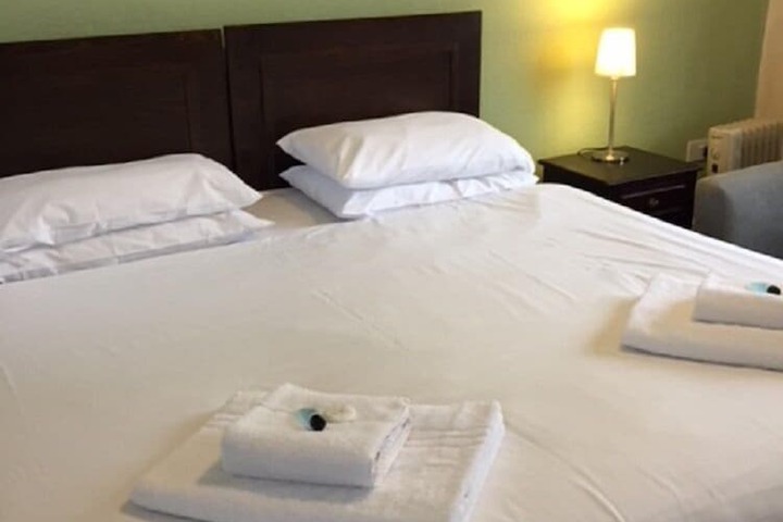 Room 6 of 14