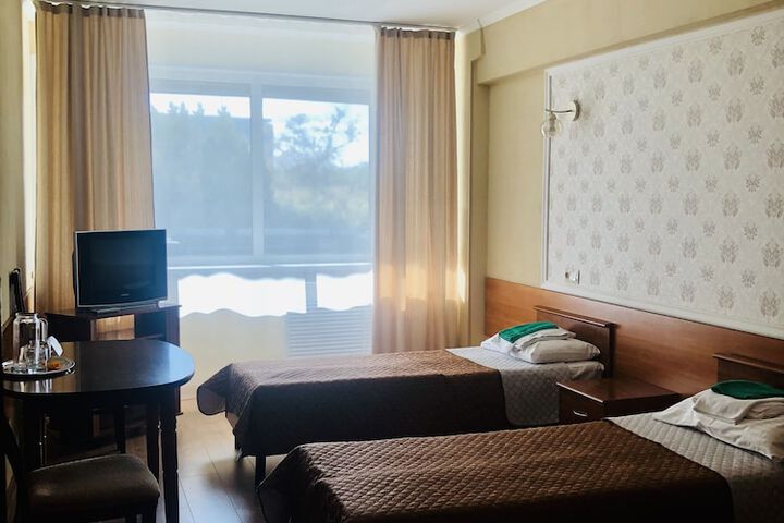 Room 14 of 34