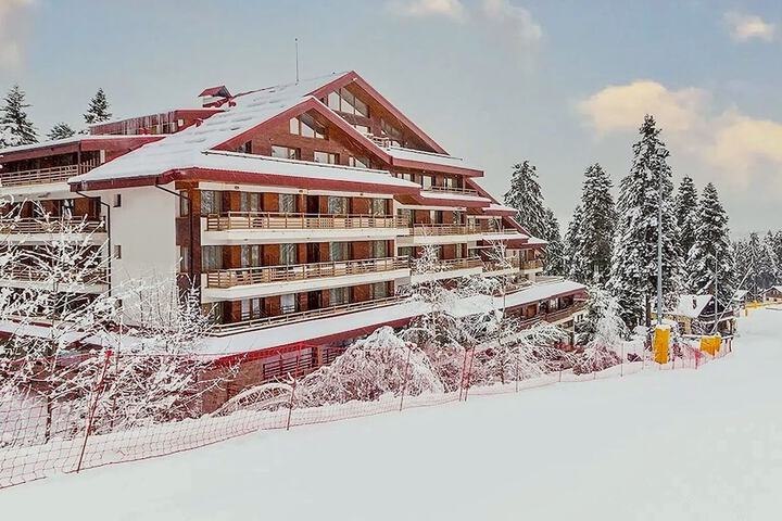 Hotel 45 of 52