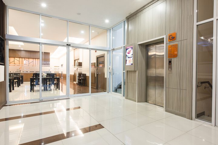 Hotel Lobby