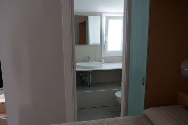 Room 32 of 55