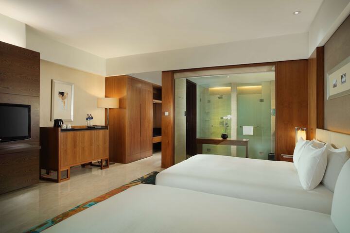 Room 13 of 74