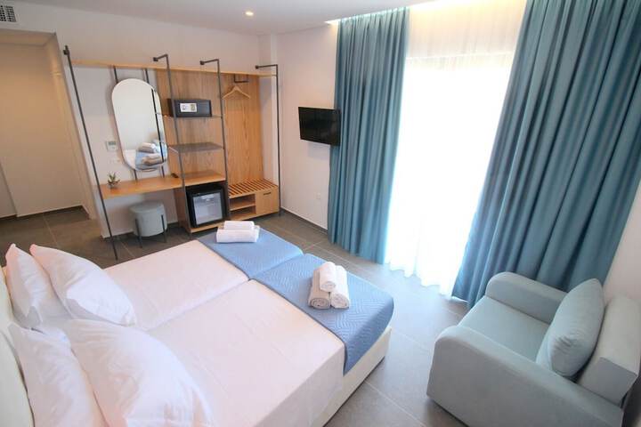 Room 12 of 38