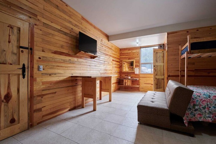 Room 9 of 23