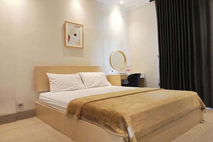 Room 20 of 33