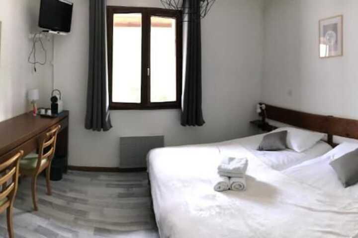 Room 8 of 19