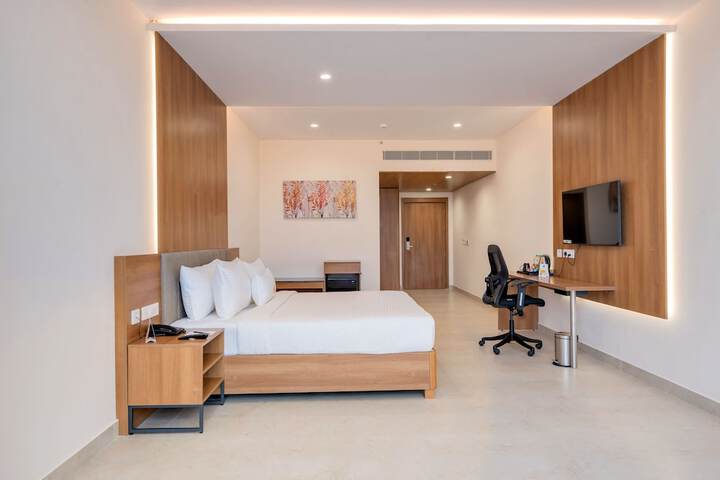 Room 4 of 18