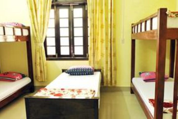 Room 12 of 17