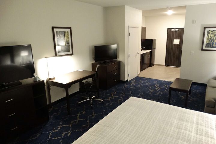 1 King Bed (18 of 18)