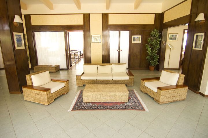 Hotel Interior 4 of 39