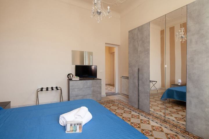 Room 7 of 17
