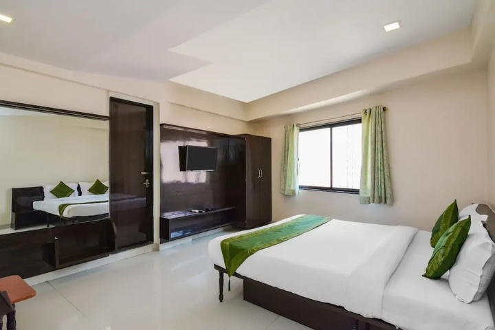 Room 3 of 13