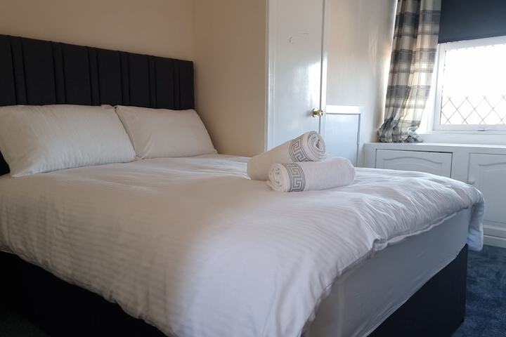Room 10 of 32