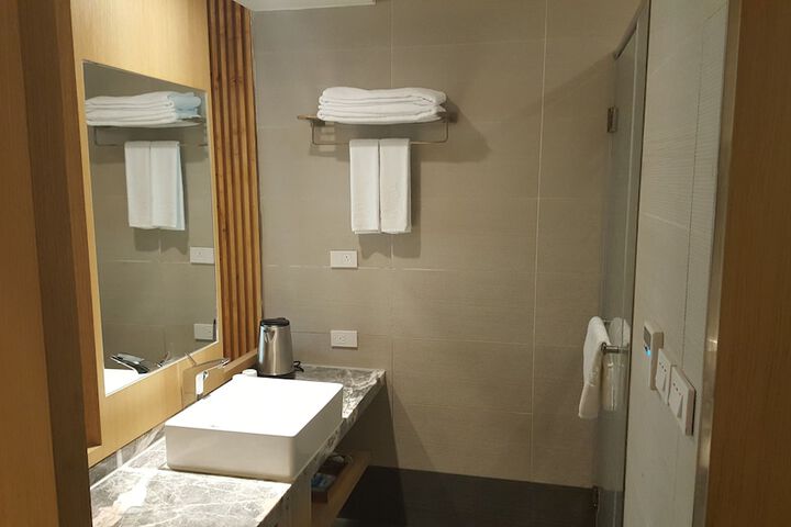 Room 34 of 42