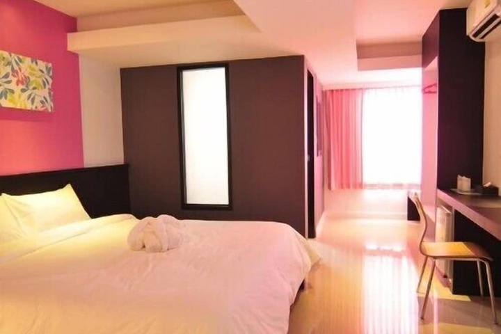 Room 13 of 34