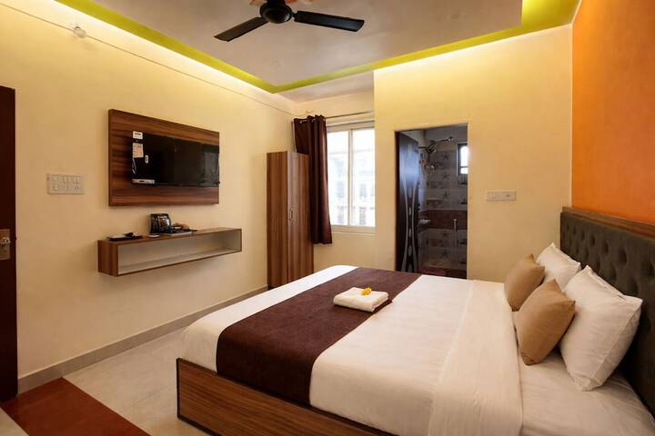 Room 5 of 19