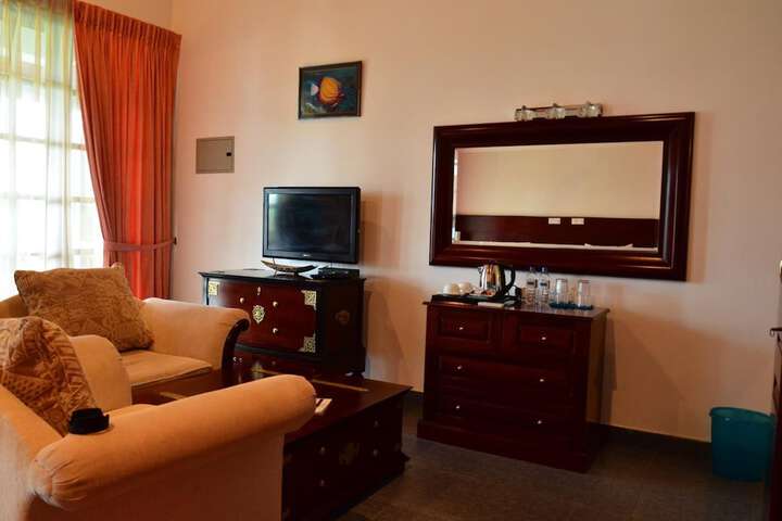 Room 9 of 43