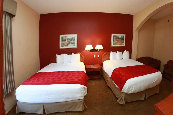Queen Bed Accessible (9 of 21)