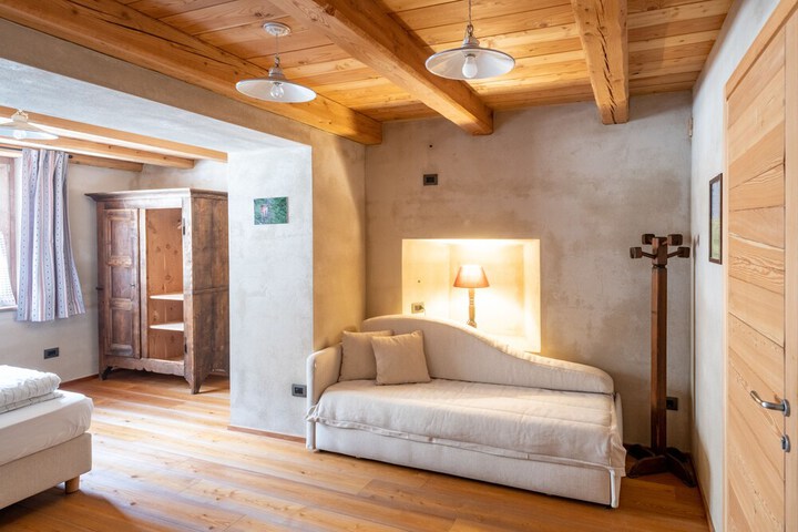 Room 10 of 45