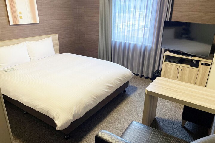 Room 5 of 27