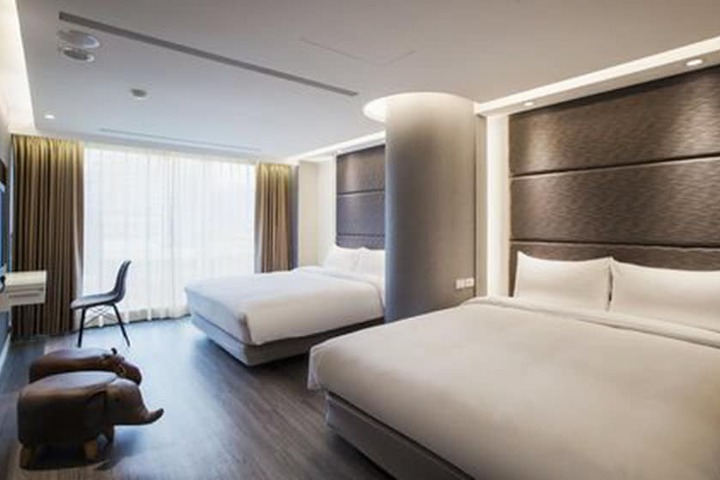 Room 7 of 40