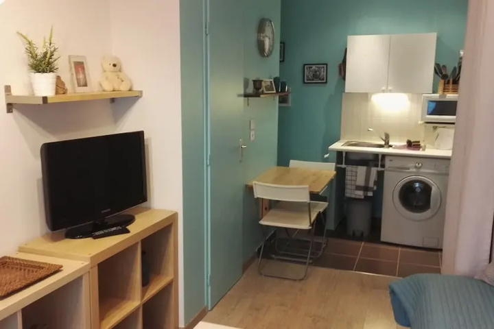 Room 2 of 11