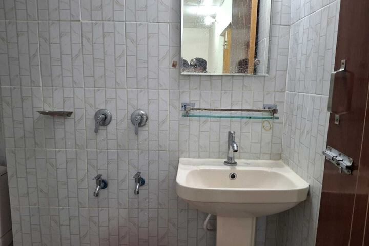 Room 14 of 24