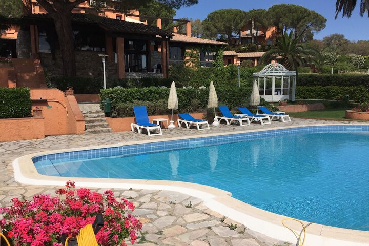 Pool Hotel