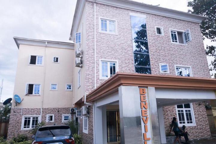 Beneville Hotel & Apartment