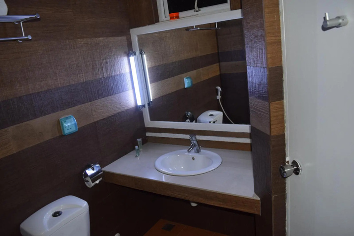 Room 4 of 21