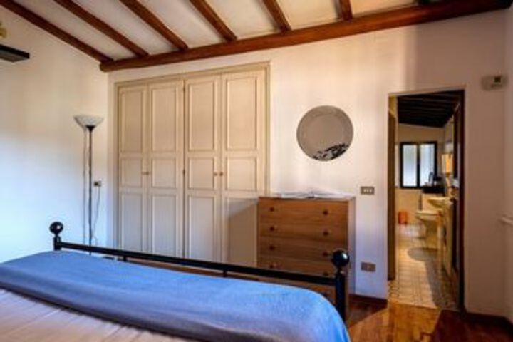Room 28 of 61