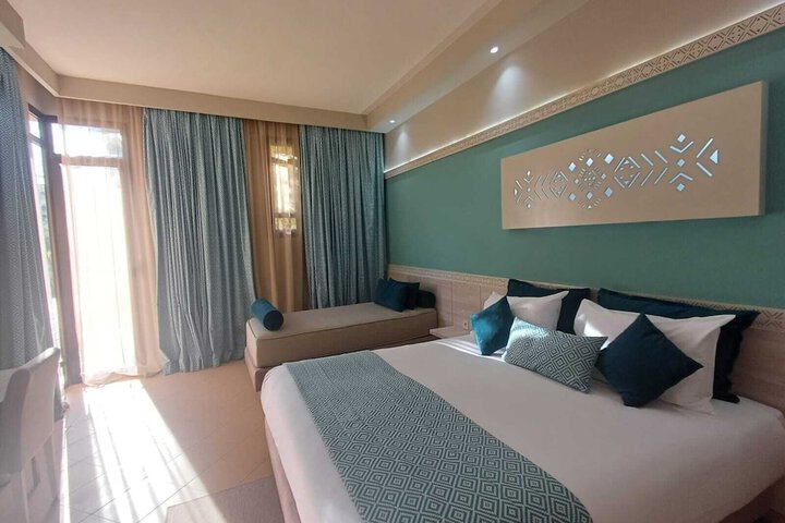 Room 13 of 92