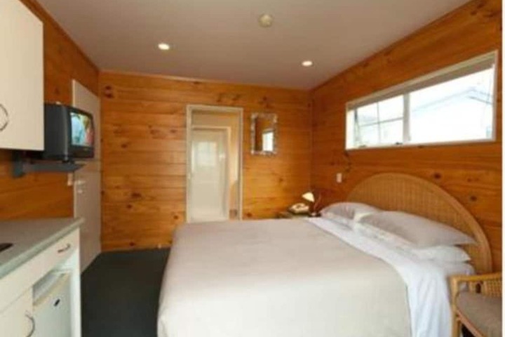 Room 8 of 20