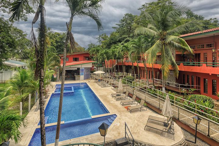 Pool Hotel