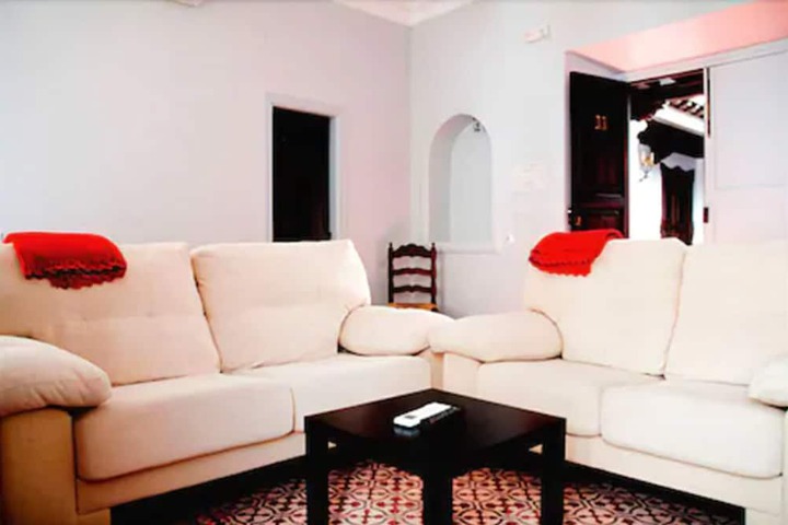 Room 7 of 27