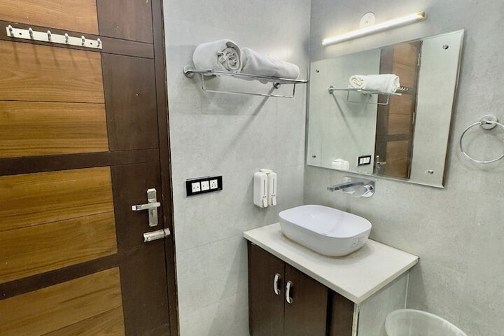 Room 18 of 30