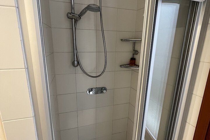 Room 68 of 77