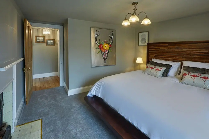 Room 3 of 14