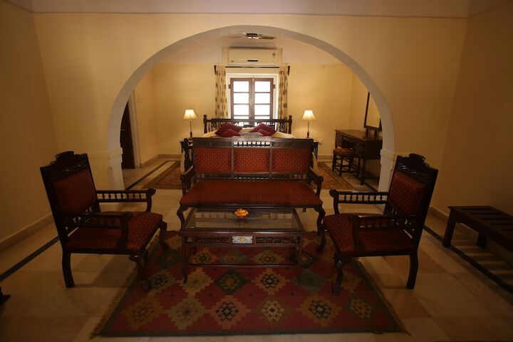 Room 3 of 60